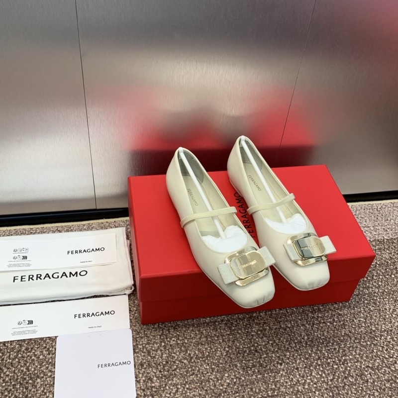 Ferragamo flat shoes